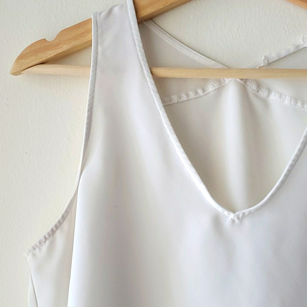 ☀️Basic White Sheer Tank - Picture 2 of 6